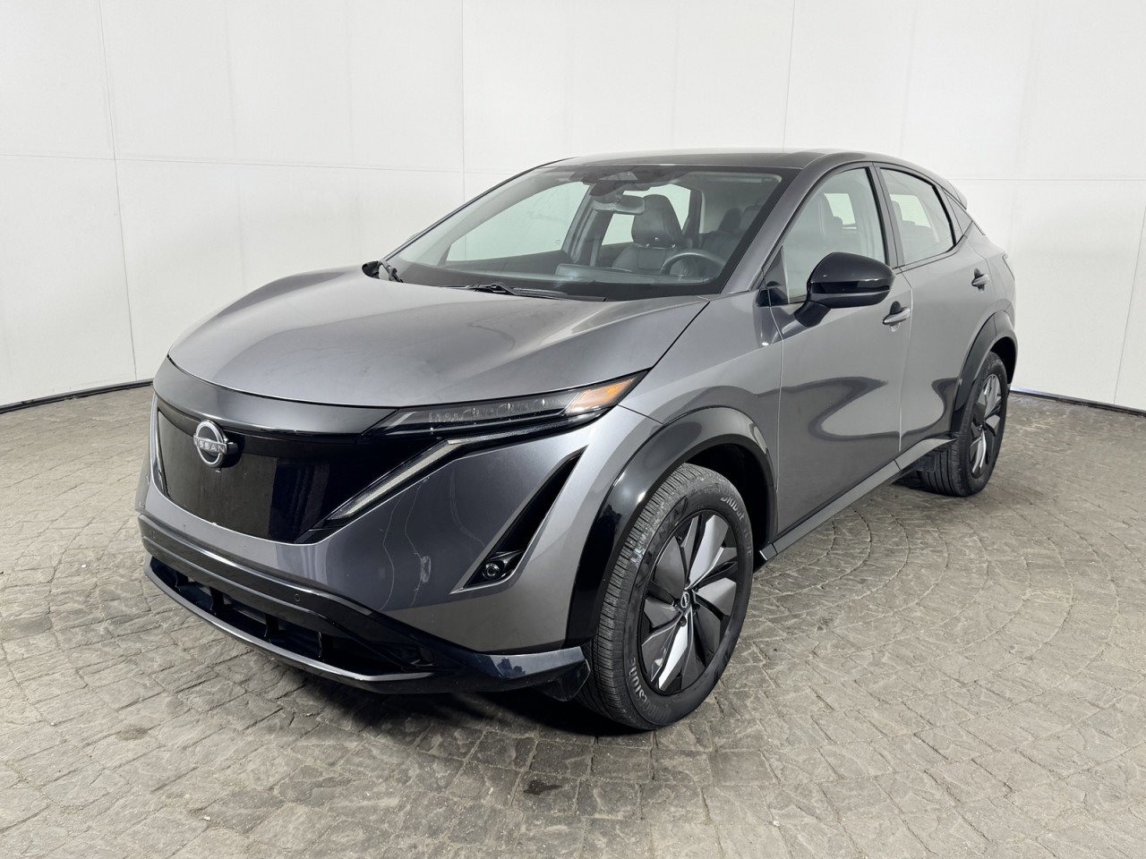 Used 2024 Nissan Ariya AWD image 4