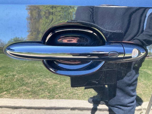 Certified 2017 Kia Sedona EX image 3