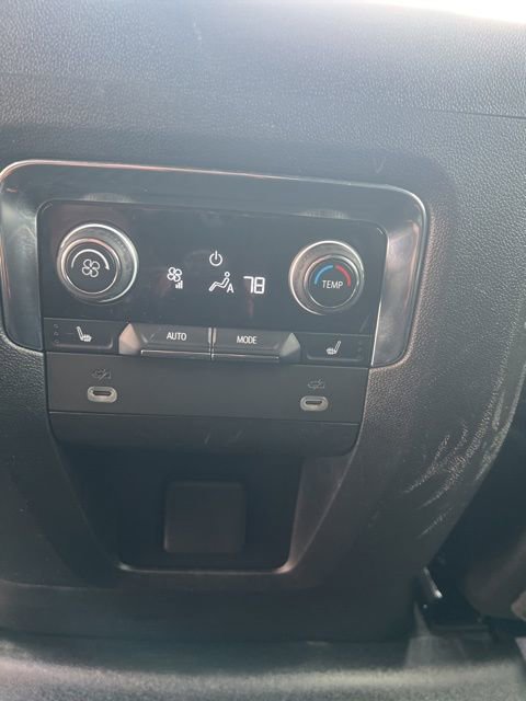 Used 2023 Chevrolet Suburban Premier AWD/4WD image 21