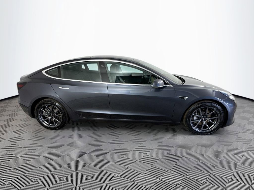 Used 2018 Tesla Model 3 Long Range image 9
