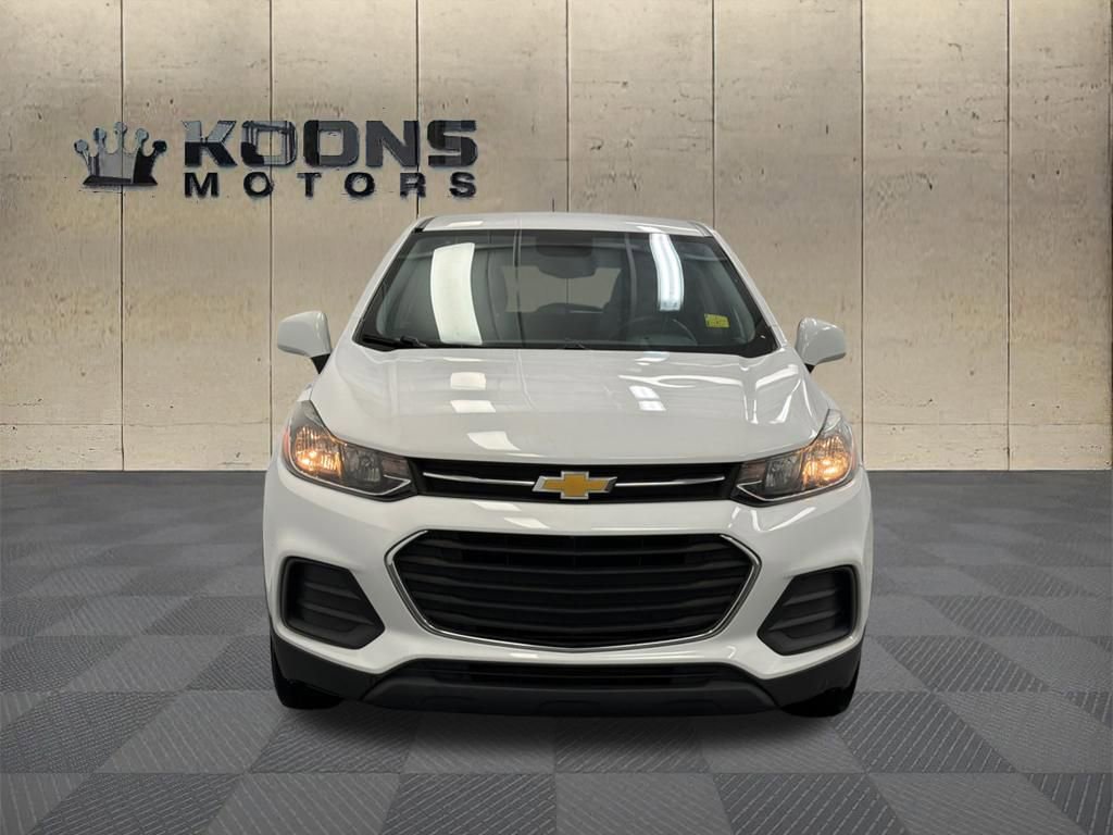 Used 2019 Chevrolet Trax LS w/ Tint and Cruise Package FWD image 3