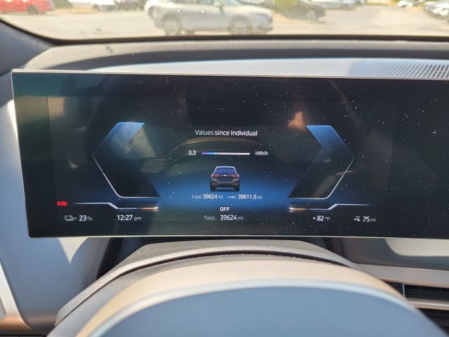 Used 2022 BMW iX xDrive50 w/ Dynamic Handling Package image 18