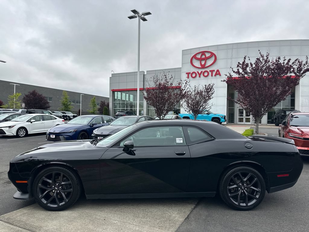 Used 2021 Dodge Challenger R/T w/ Blacktop Package RWD image 2
