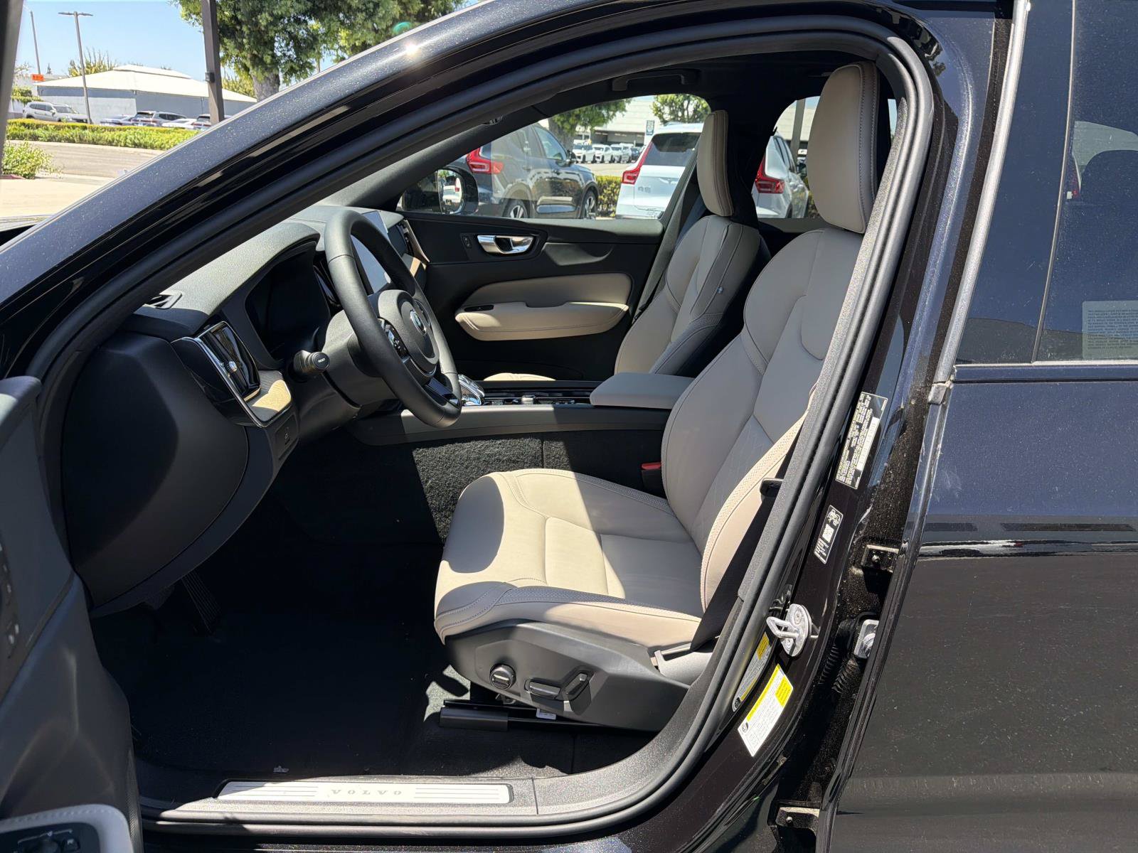 New 2026 Volvo XC60 B5 Core w/ Climate Package AWD/4WD image 11