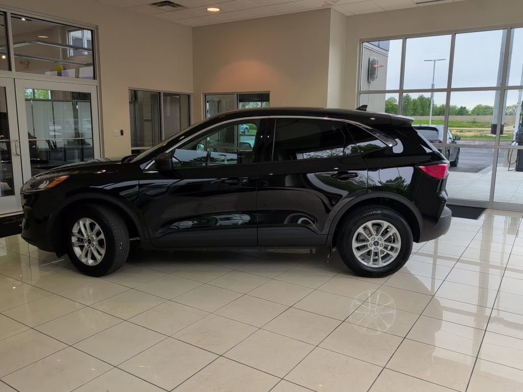 Used 2022 Ford Escape SE w/ Convenience Package AWD/4WD image 2