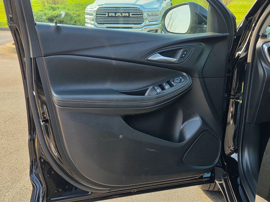 Used 2025 Buick Encore GX Preferred AWD/4WD image 12