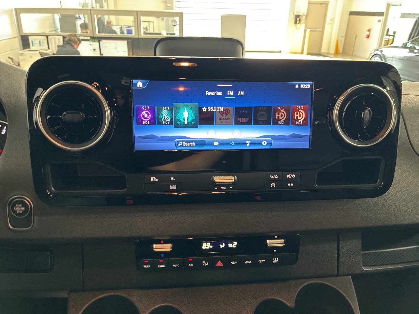 New 2025 Mercedes-Benz Sprinter 2500 image 15