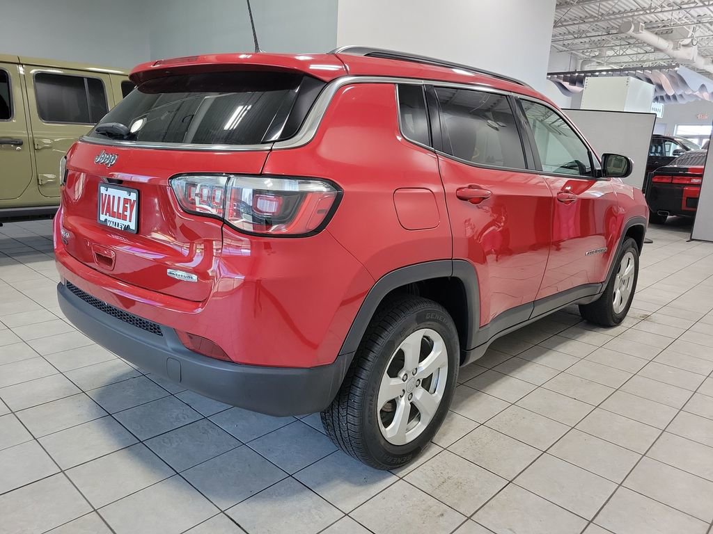 Used 2019 Jeep Compass Latitude w/ Popular Equipment Group AWD/4WD image 7