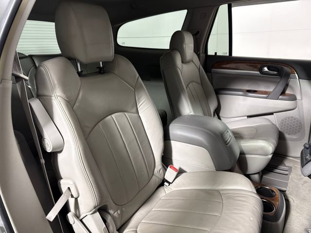 Used 2010 Buick Enclave CXL image 23