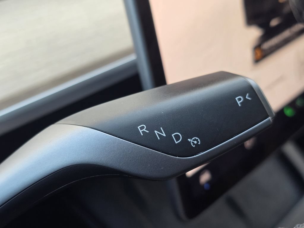 Used 2024 Tesla Model Y Long Range AWD/4WD image 17