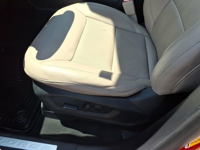 Used 2022 Ford Explorer Limited AWD/4WD image 18