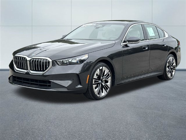 Certified 2024 BMW 530i xDrive w/ Premium Package AWD/4WD image 9