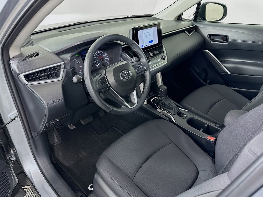 Certified 2024 Toyota Corolla Cross LE image 9