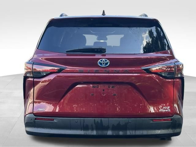 Used 2022 Toyota Sienna XLE w/ XLE Plus Package AWD/4WD image 5