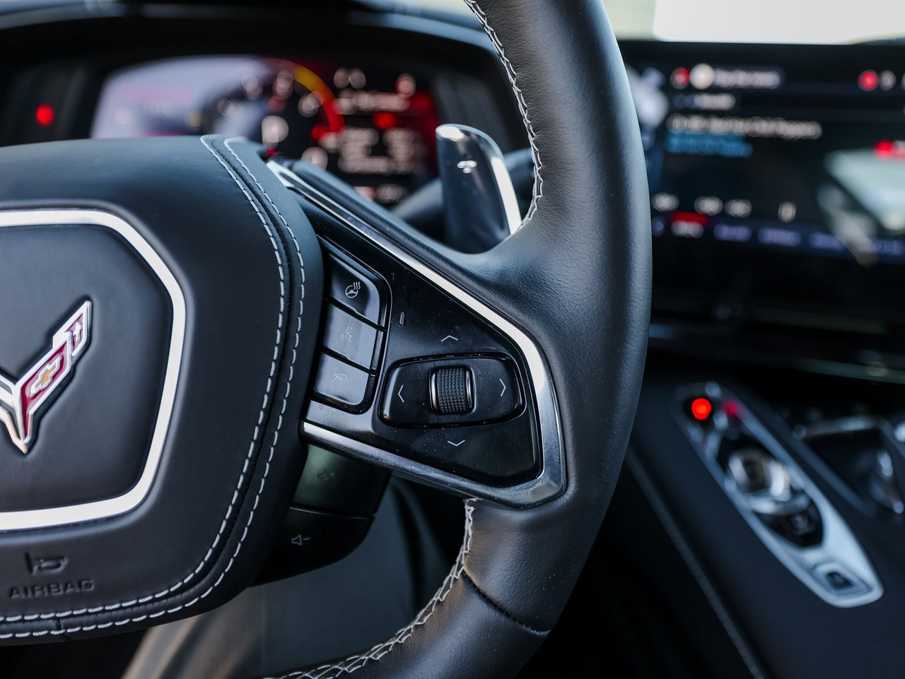 Used 2025 Chevrolet Corvette Stingray Preferred Cpe w/ Stealth Interior Trim Package image 16