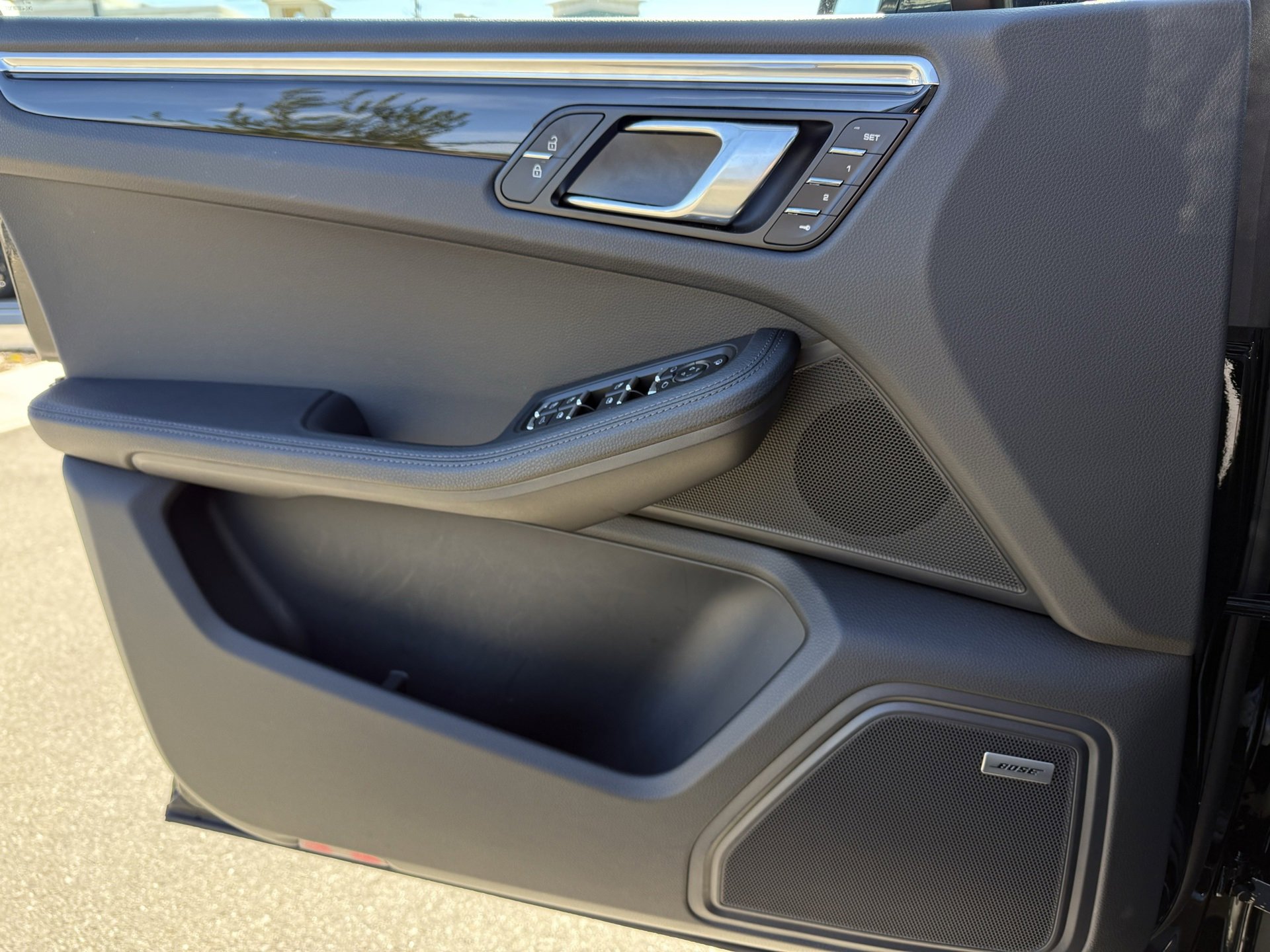 Used 2025 Porsche Macan image 26