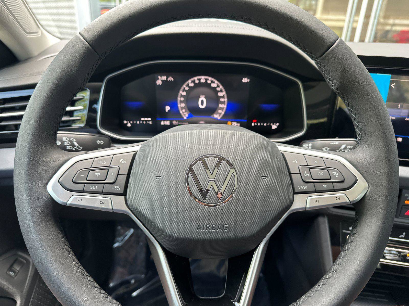 New 2026 Volkswagen Jetta SE FWD image 21