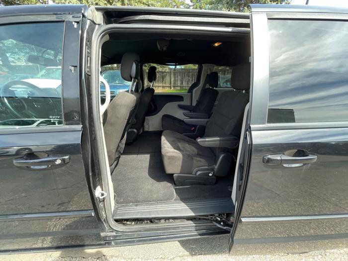 Used 2015 Dodge Grand Caravan SE FWD image 23