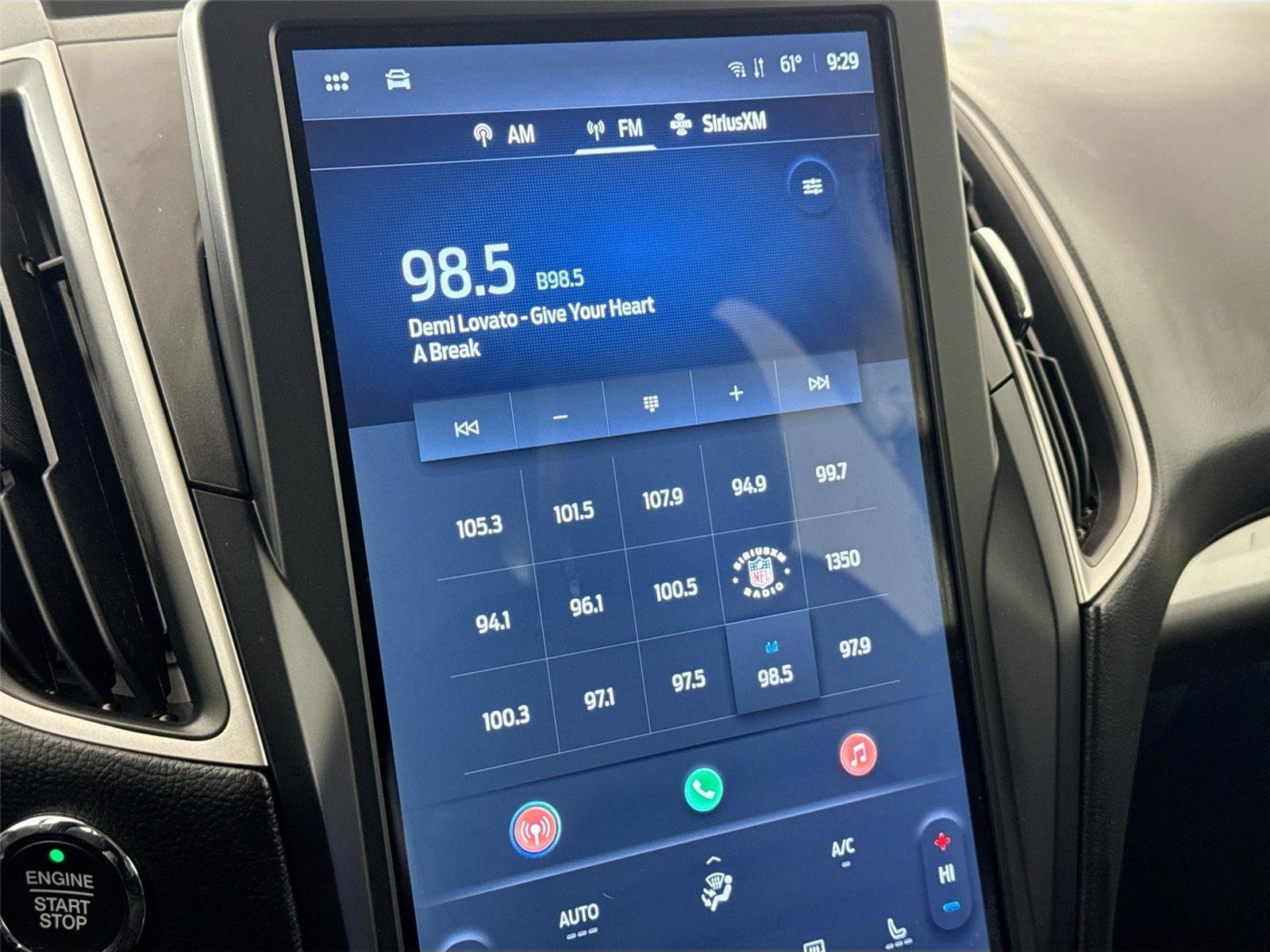 Used 2023 Ford Edge SEL image 22