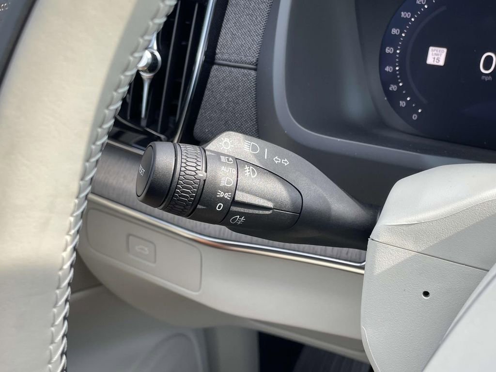 New 2026 Volvo XC90 B6 Ultra w/ Protection Package Premier image 13