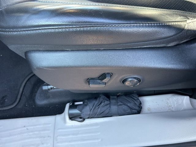 Used 2021 Chrysler Pacifica Touring-L w/ Premium & Safety Sphere Group image 16