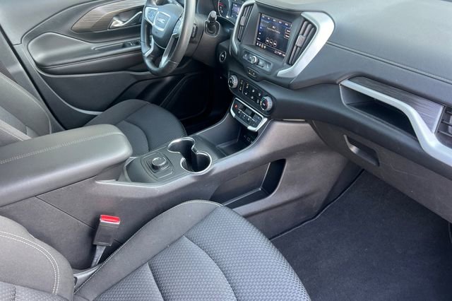 Used 2023 GMC Terrain SLE w/ Elevation Edition image 20