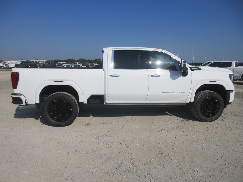 New 2026 GMC Sierra 3500 Denali Ultimate AWD/4WD image 3