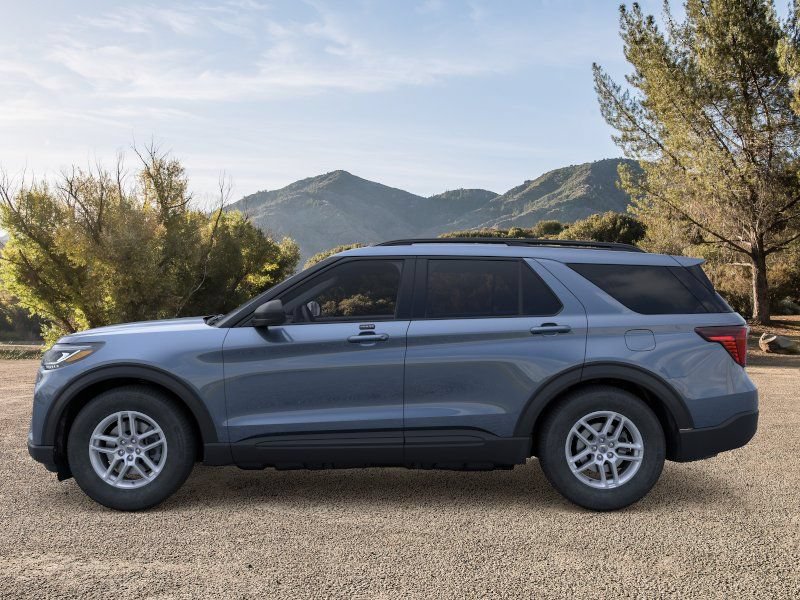Used 2026 Ford Explorer Active w/ Active Comfort Package RWD image 5