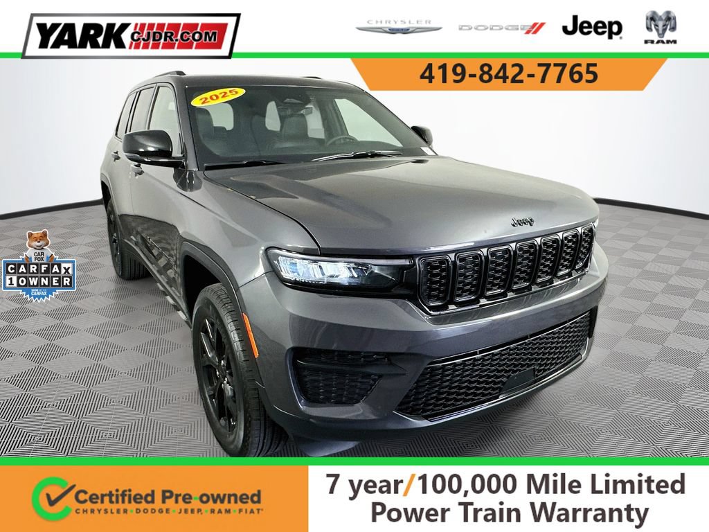 Certified 2025 Jeep Grand Cherokee Altitude AWD/4WD image 1