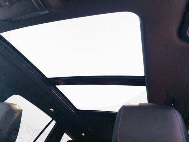 Used 2025 Cadillac XT6 Premium Luxury w/ Technology Package image 36