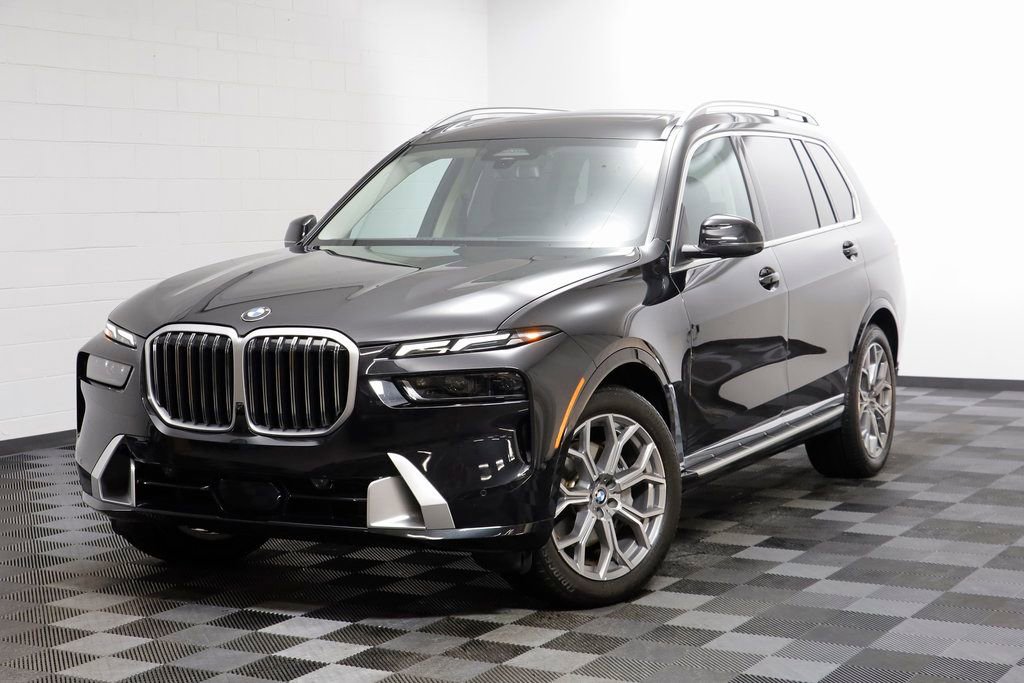 Used 2025 BMW X7 xDrive40i video 1