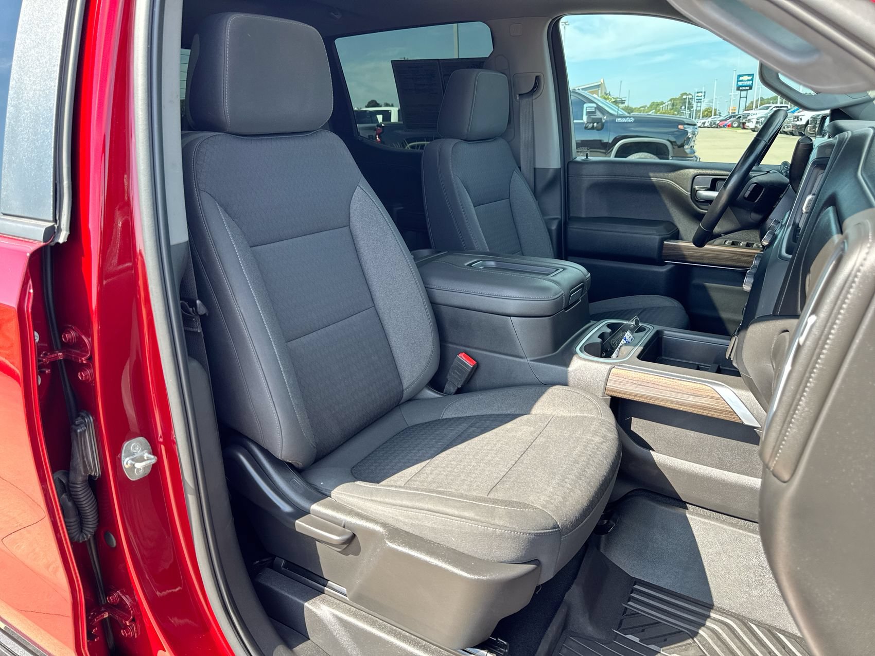 Used 2021 Chevrolet Silverado 1500 LT Trail Boss w/ Convenience Package II AWD/4WD image 25
