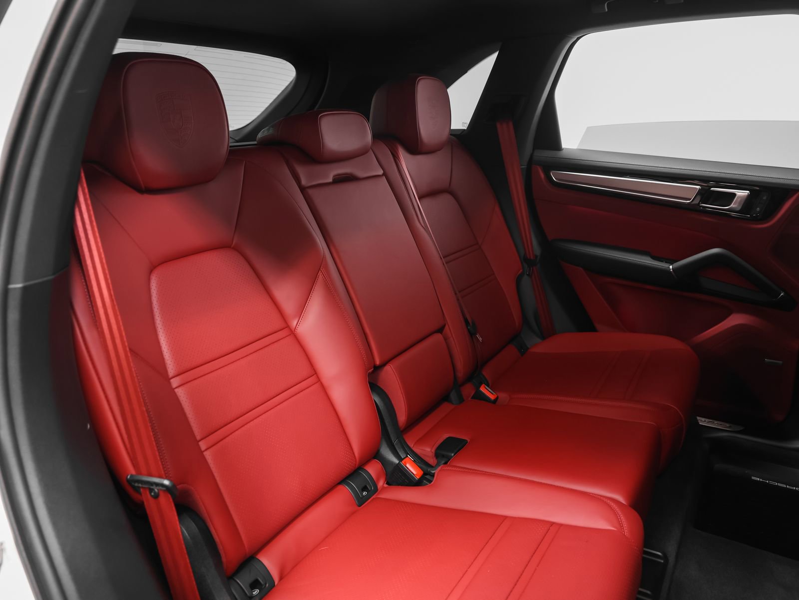 Used 2023 Porsche Cayenne S Platinum image 25