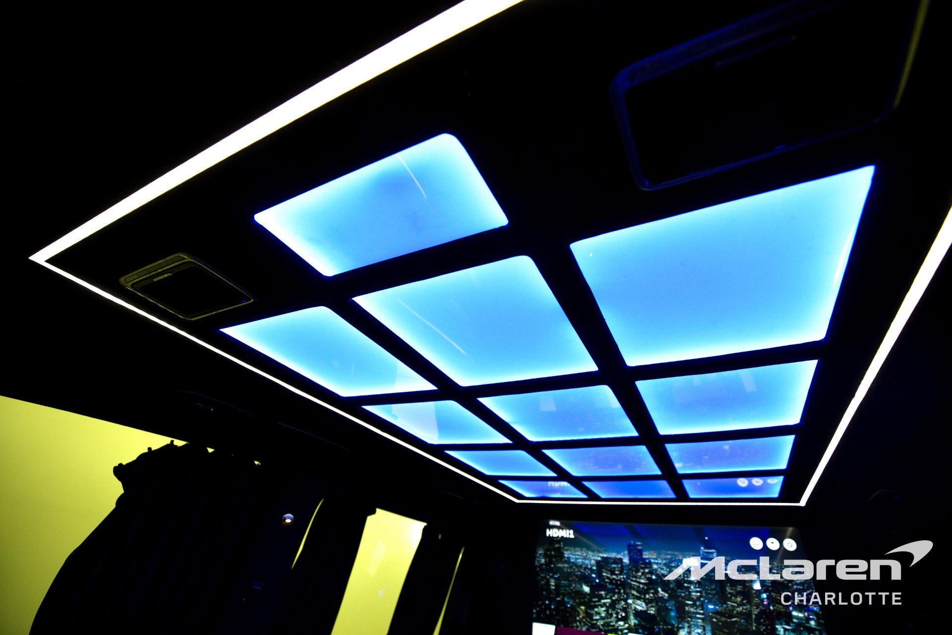 Used 2018 Mercedes-Benz Metris Passenger image 23