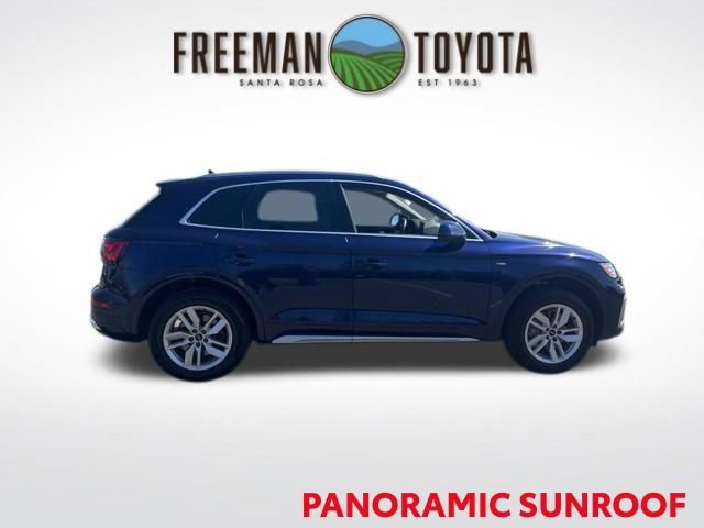 Used 2022 Audi Q5 2.0T Premium w/ Convenience Package image 4