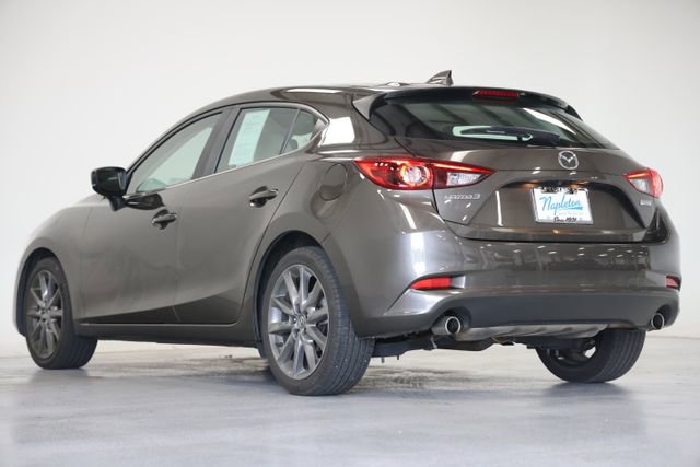 Used 2018 MAZDA MAZDA3 Grand Touring w/ Premium Equipment Package FWD image 12