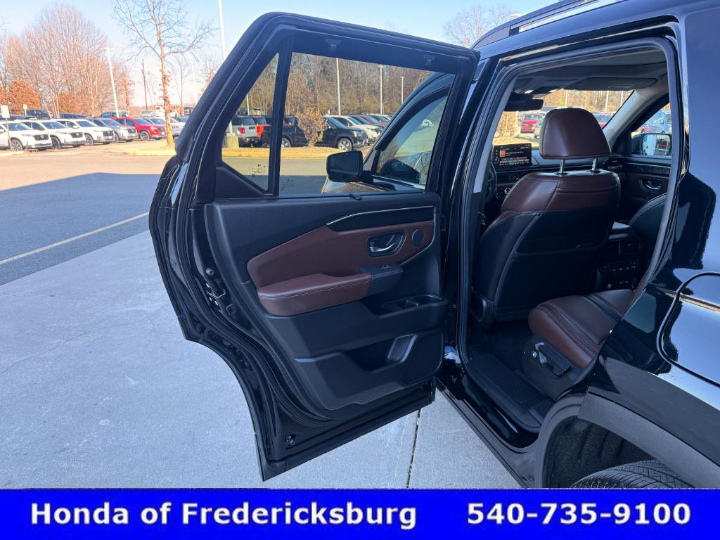 Certified 2025 Honda Pilot Elite image 49