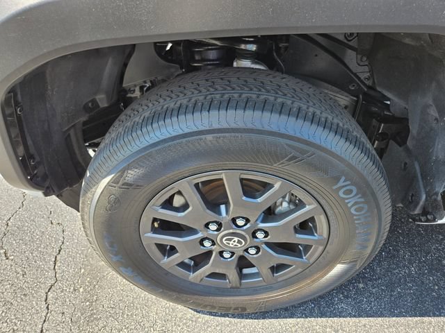 Used 2025 Toyota 4Runner SR5 AWD/4WD image 24