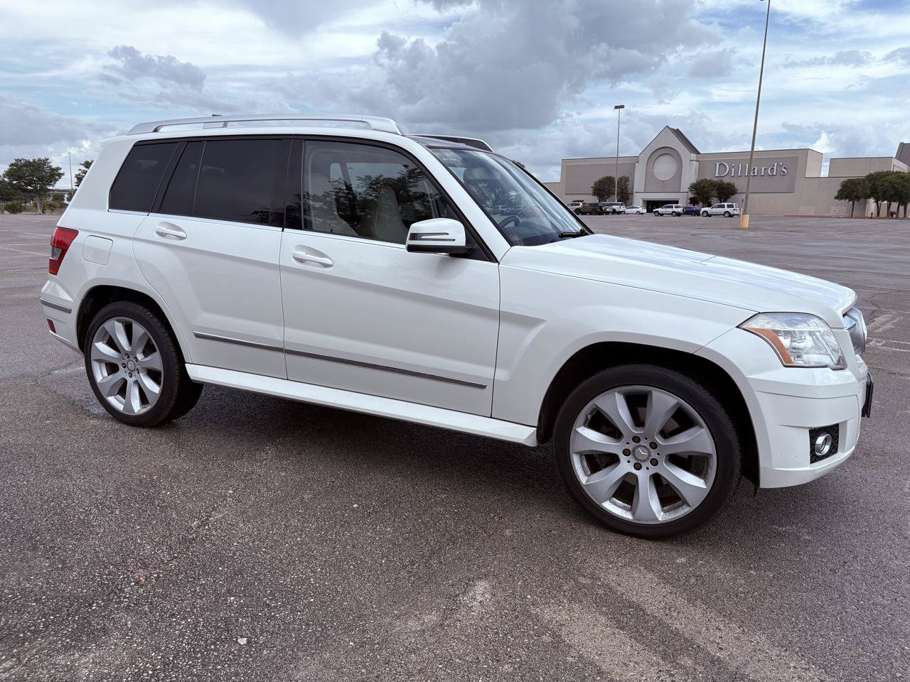 Used 2010 Mercedes-Benz GLK 350 2WD image 8