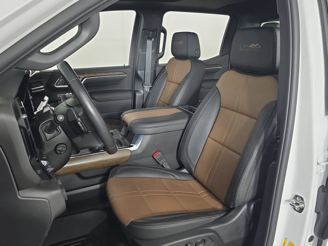 Used 2025 Chevrolet Silverado 1500 High Country w/ Technology Package AWD/4WD image 26