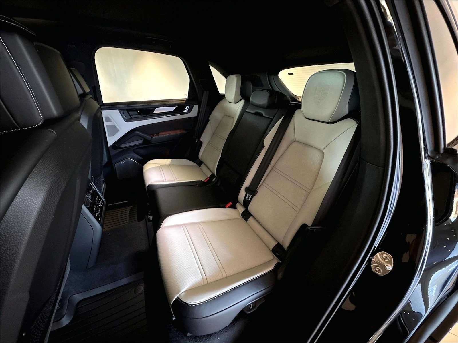 New 2026 Porsche Cayenne GTS AWD/4WD image 27