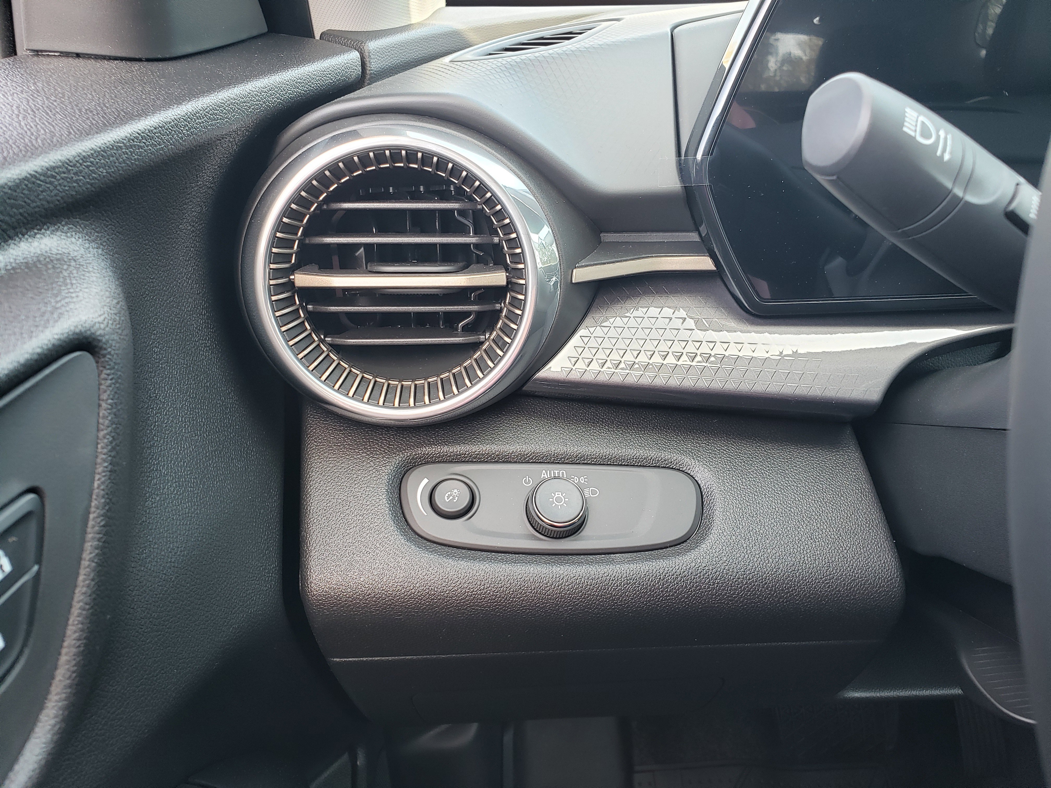 New 2026 Chevrolet Trax ACTIV image 14