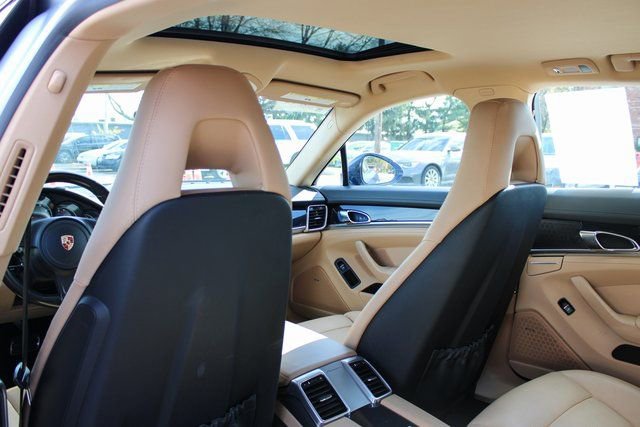 Used 2015 Porsche Panamera 4 image 33