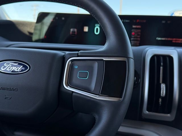 Used 2025 Ford Expedition Active image 8