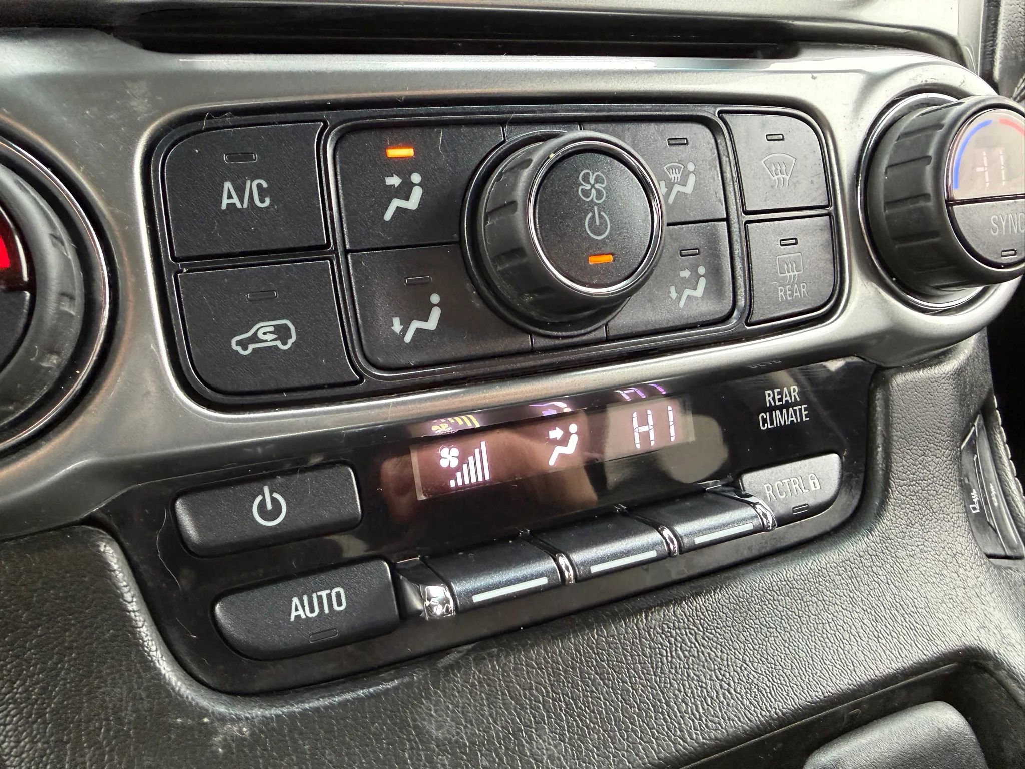 Used 2019 Chevrolet Suburban LT AWD/4WD image 24