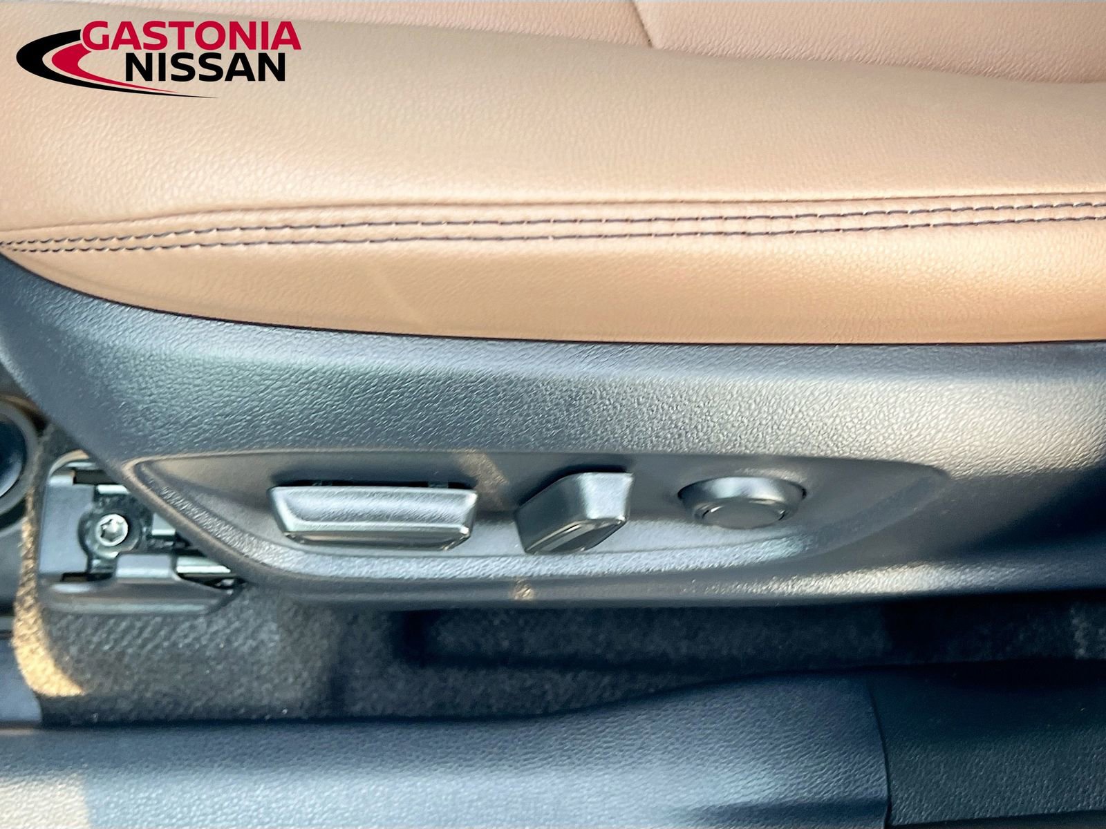 Used 2026 Toyota Corolla Cross XLE w/ Convenience Package image 26