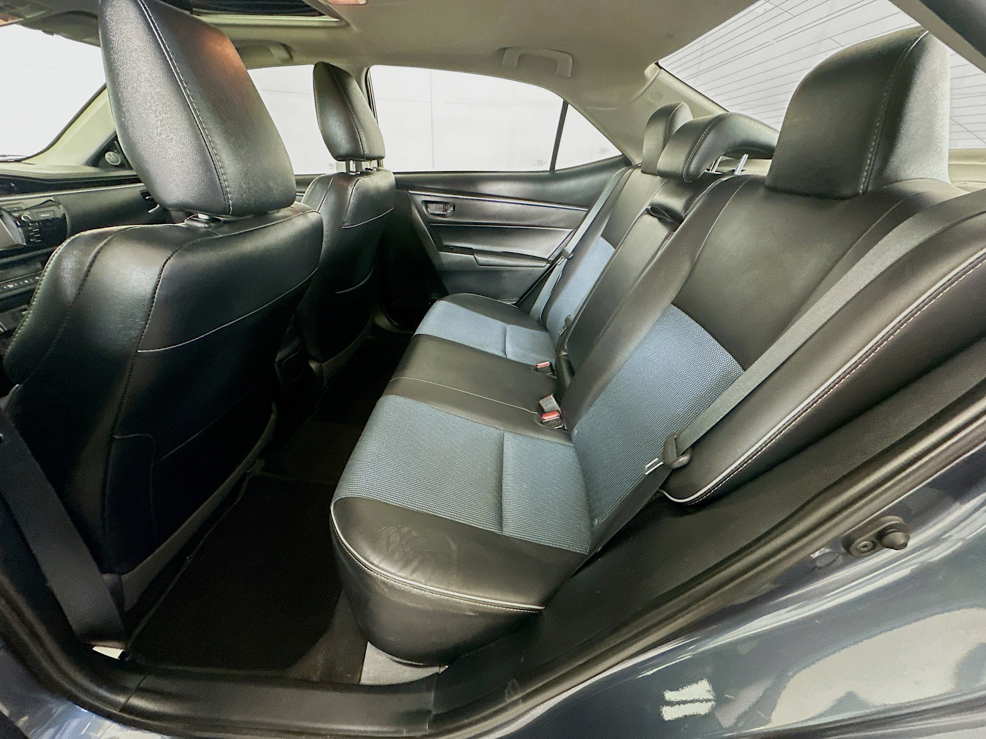Used 2016 Toyota Corolla S FWD image 27