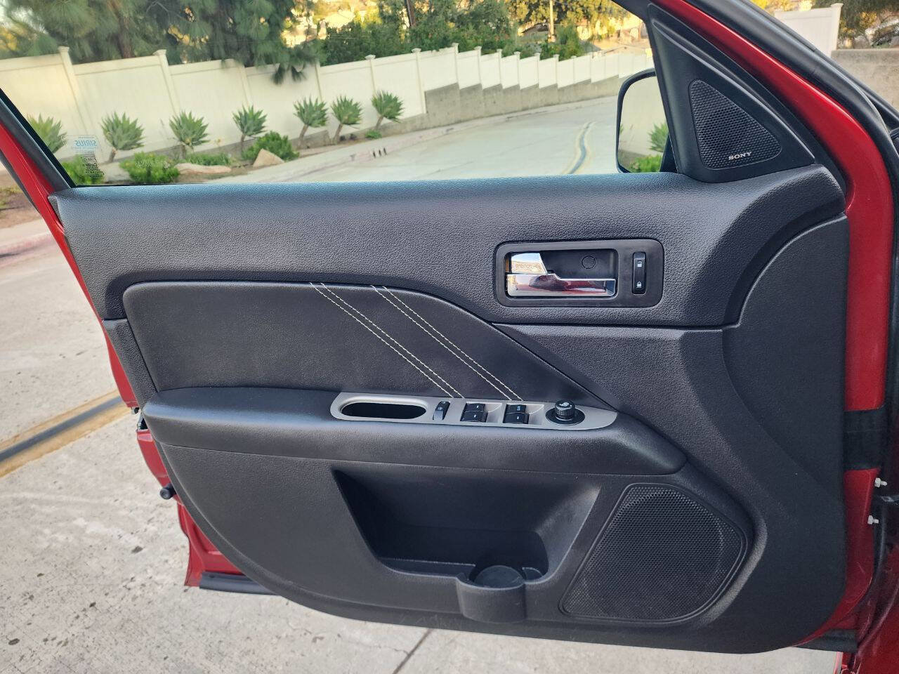 Used 2010 Ford Fusion Sport FWD image 30