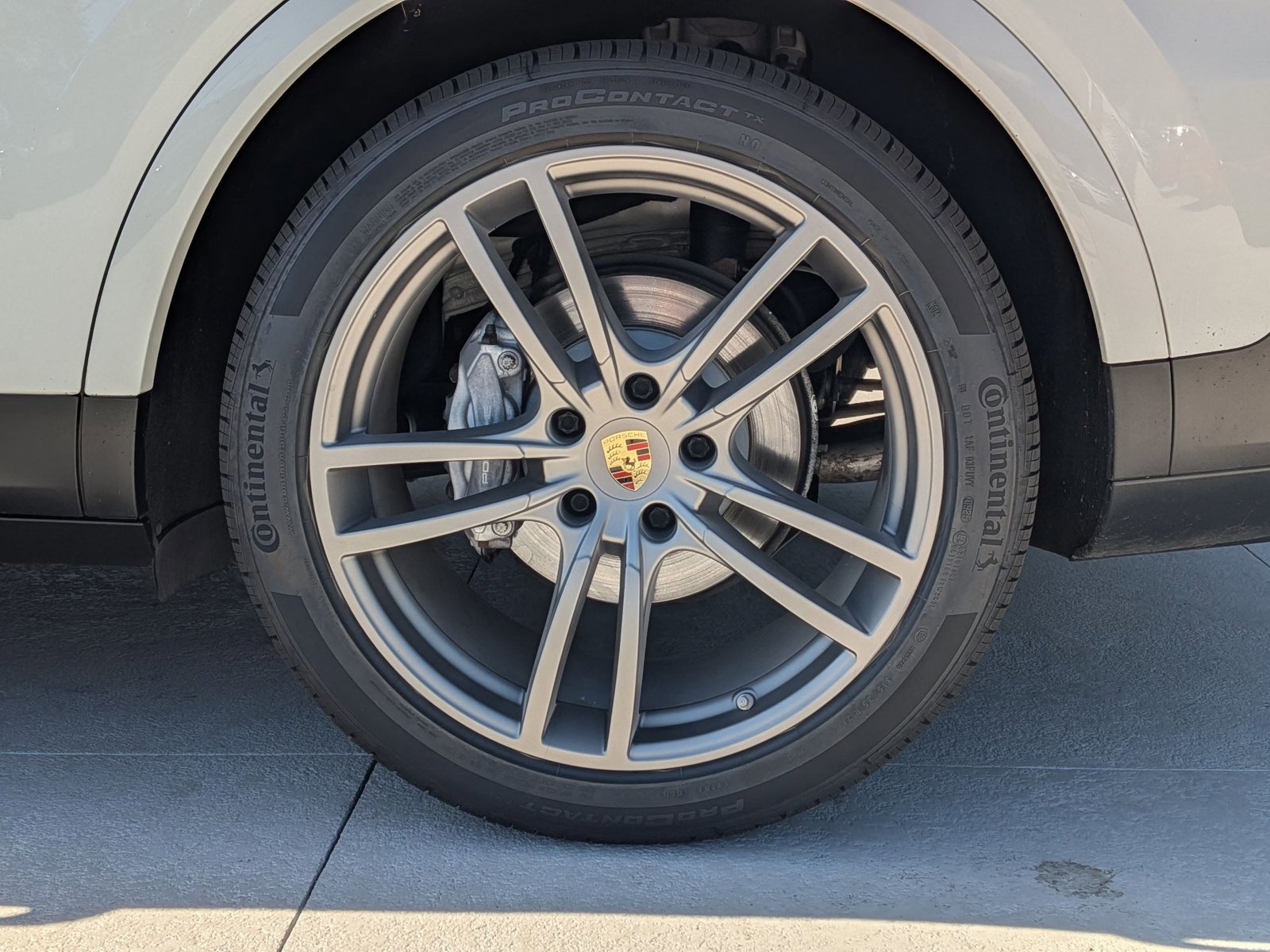 Used 2022 Porsche Cayenne image 27