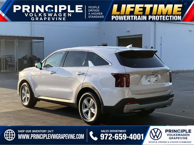 Used 2026 Kia Sorento LX FWD image 9